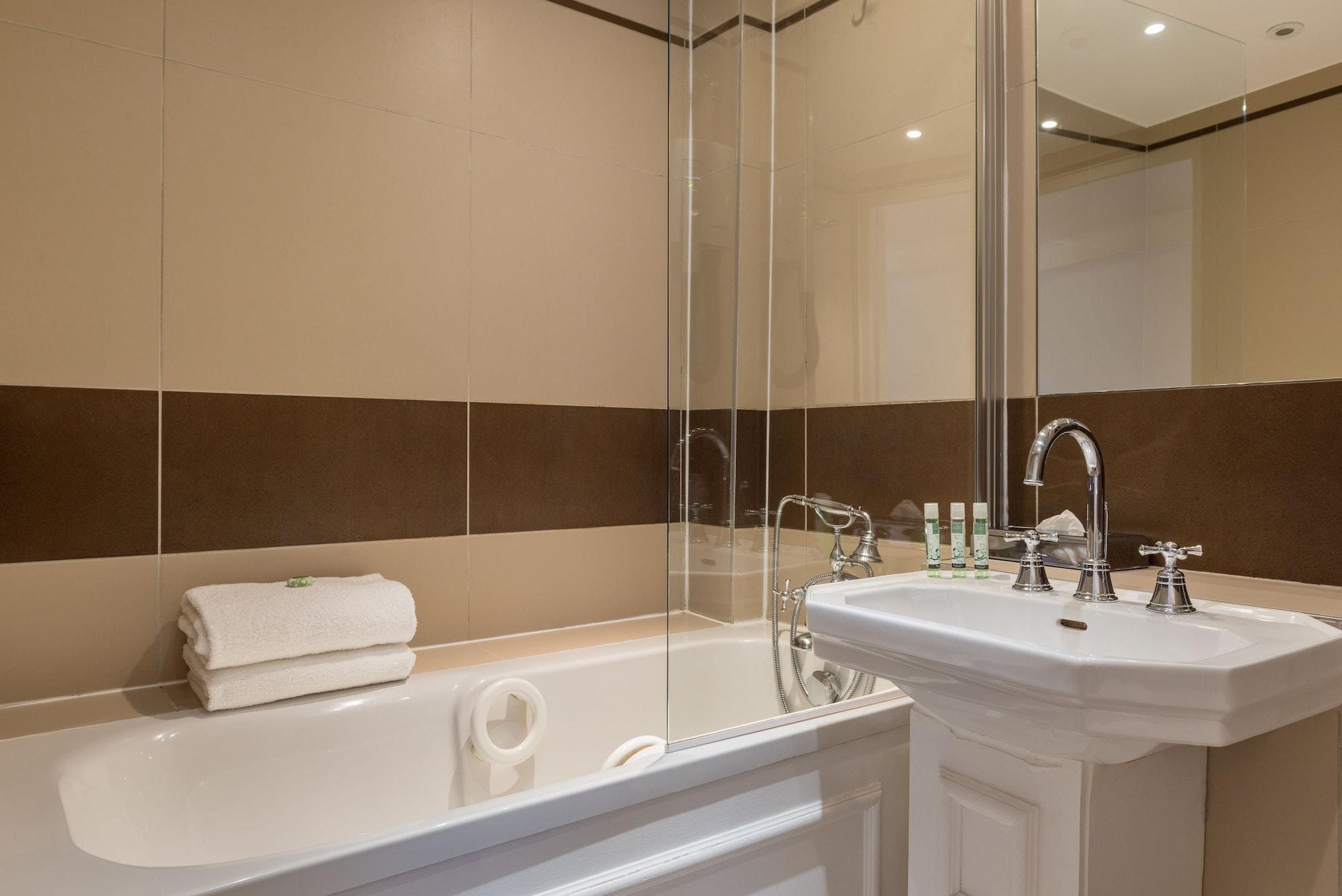 Crystal Hotel Париж Екстериор снимка